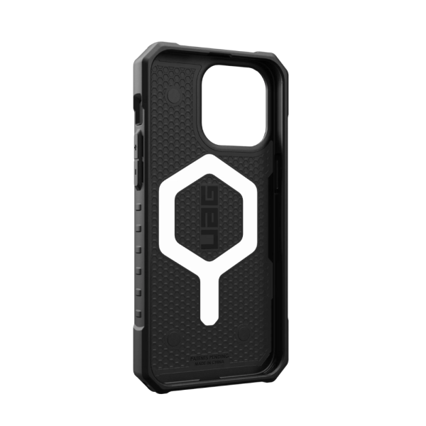 Чехол UAG Pathfinder для iPhone 15 Pro с MagSafe, черный (Black)