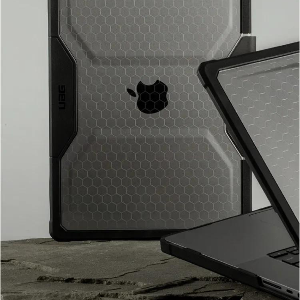 UAG Plyo MacBook 1 (3)